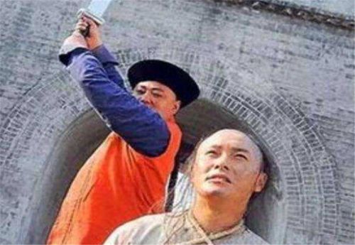 别再硬砍头！巨型九头蛇类型机制与无伤速通教学