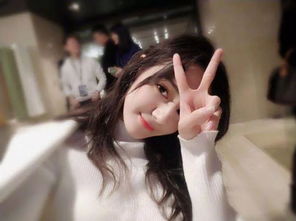 独家揭秘热巴百张自拍，普通人也能复刻的神级拍照门道