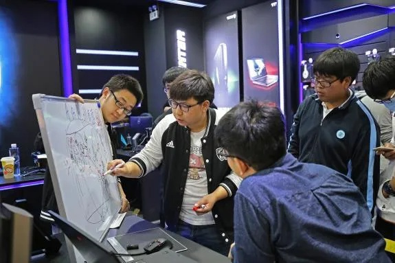 揭秘Alienware联赛体系，小白如何通过海选赢取万元外设？