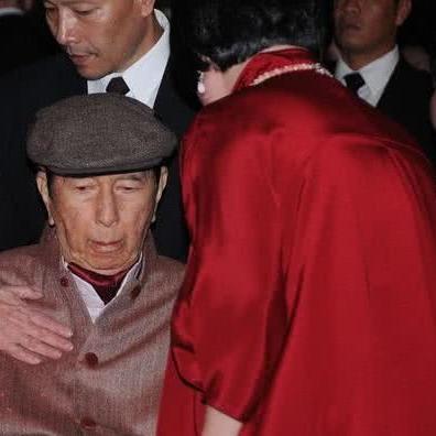 深度解析夜班互动电影，如何解锁全部7个结局与隐藏成就？