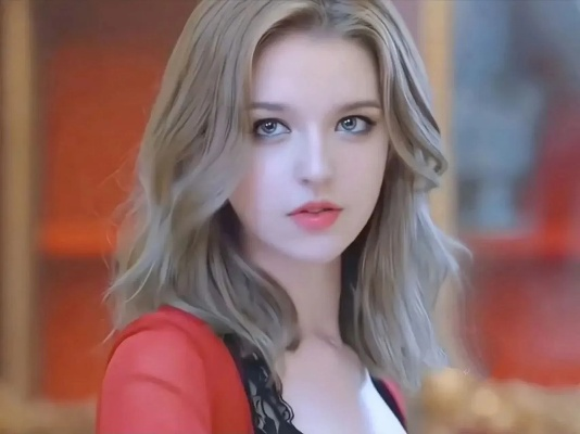 新任唐女郎安娜走红,02年白俄妹白到发光,她凭啥圈粉无数?