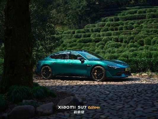 小米SU7 Ultra选什么颜色?雷军选鹦鹉绿,真好看,游戏玩家也来瞧瞧?