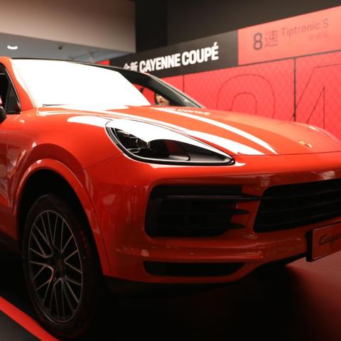 iOS 19细节揭晓:图标更圆润,标签栏悬浮