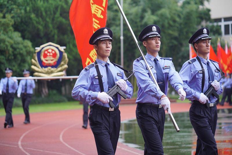 《黑暗之魂3》套装外观鉴赏：图鉴中的神秘风采