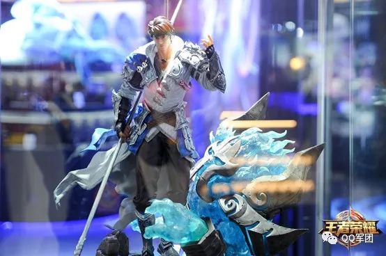 Faker冠军皮肤盘点：比衣橱还满的荣耀盛宴