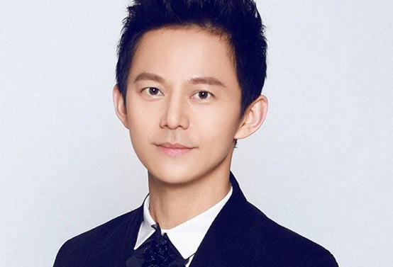 何炅解说英雄联盟到底什么水平？揭秘娱乐圈高情商控场术