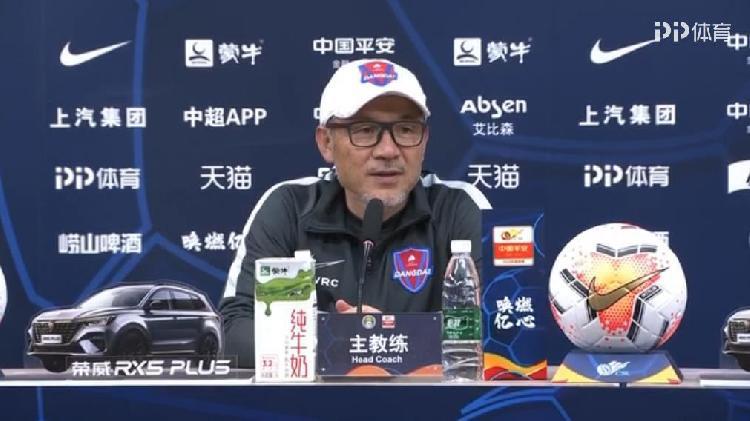 足球天下2013平民逆袭指南，揭秘最强战术与球员养成